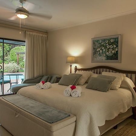 Majorca House Bed and Breakfast Somerset West Kamer foto