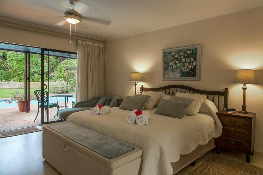 Majorca House Bed and Breakfast Somerset West Kamer foto