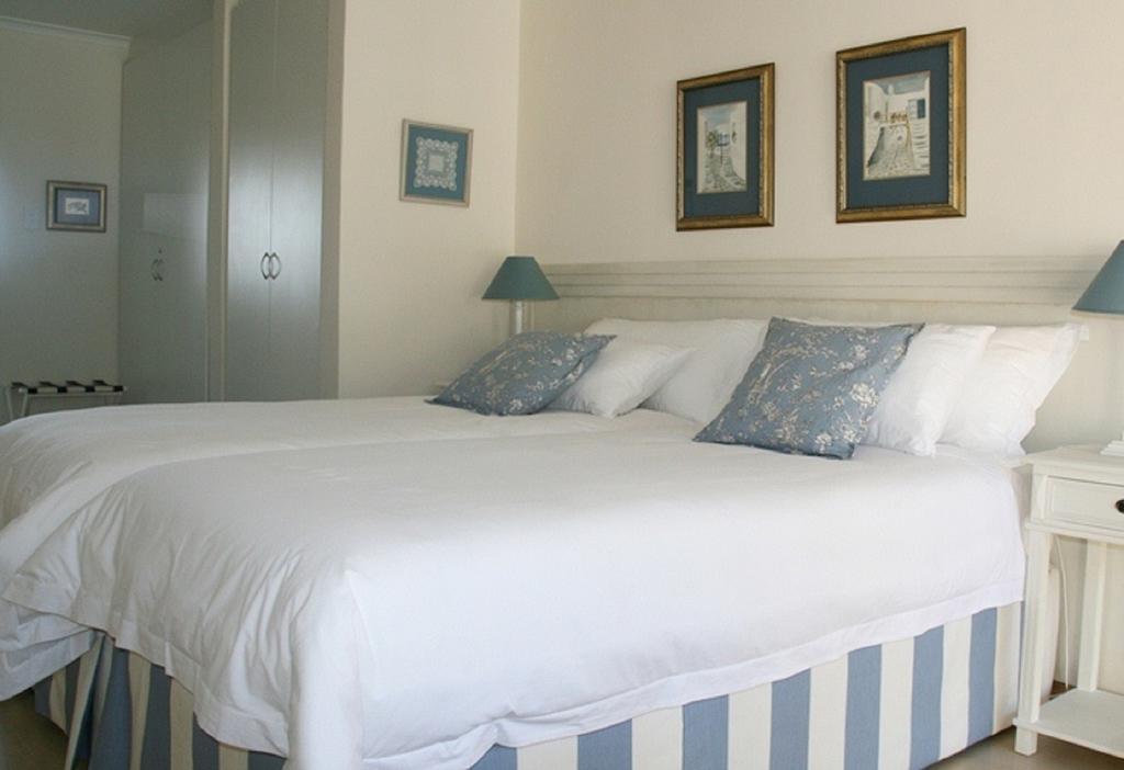 Majorca House Bed and Breakfast Somerset West Kamer foto